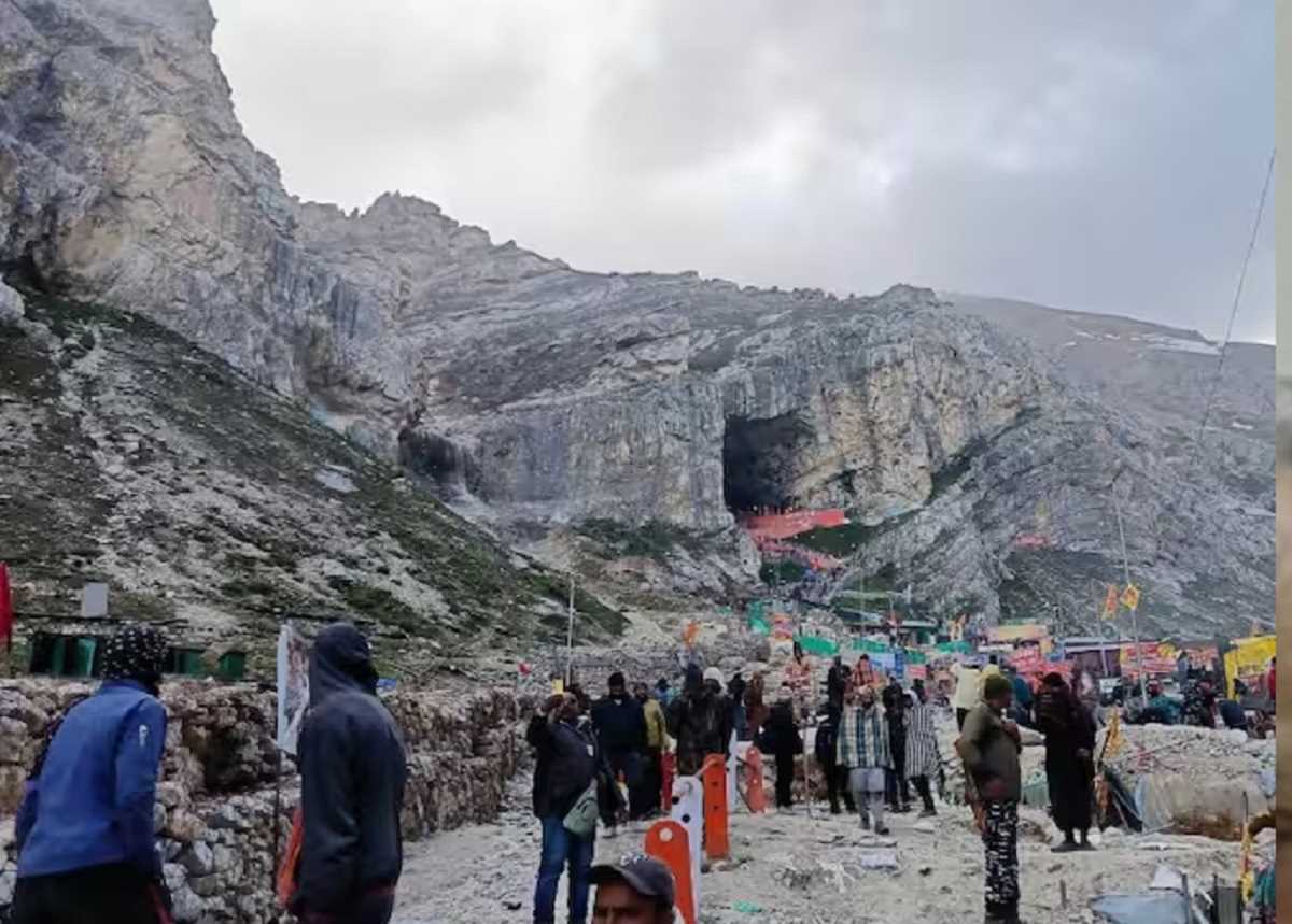 खराब मौसम के कारण अमरनाथ यात्रा अस्थायी रूप से स्थगित खराब मौसम के कारण अमरनाथ यात्रा अस्थायी रूप से स्थगित